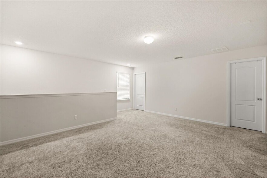 Building Photo - 5192 Chickadee St