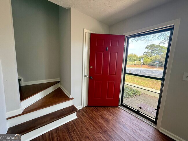 Building Photo - 151 Old Ferry Way