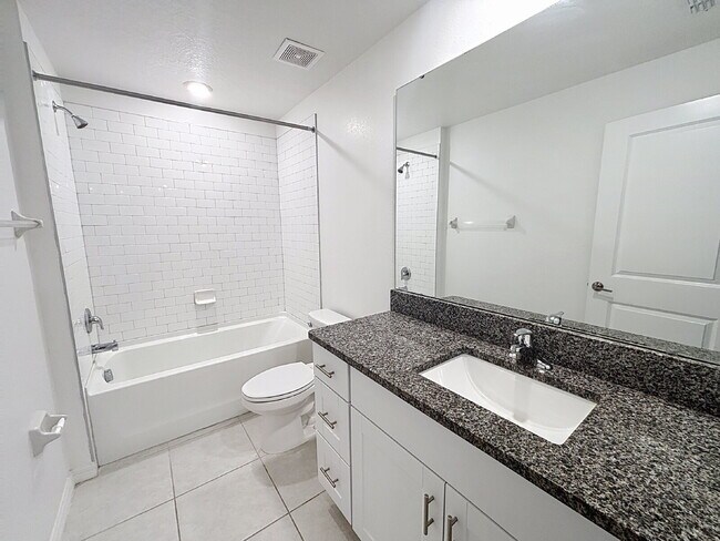 Building Photo - 822 Tennyson Mill Cir