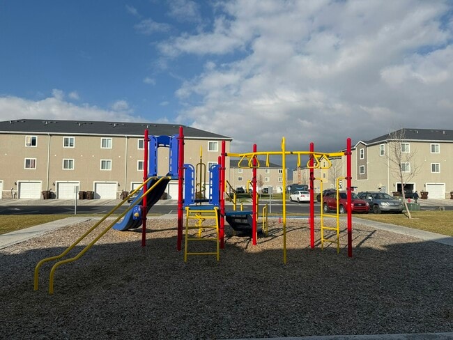 Building Photo - 98 E 670 N St