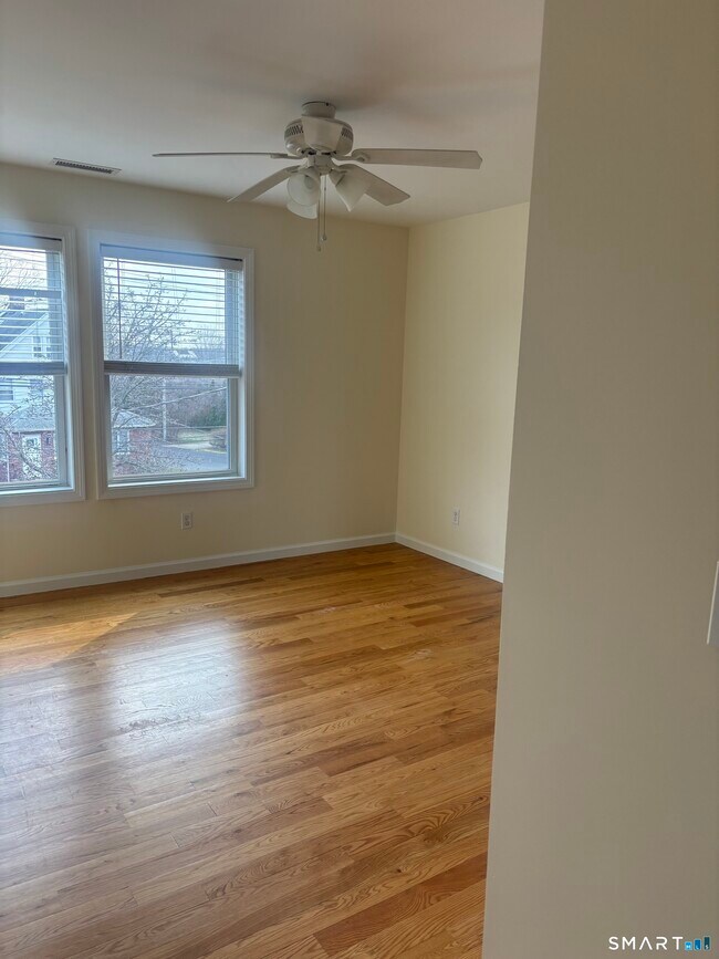 Building Photo - 90 Townsend Ave