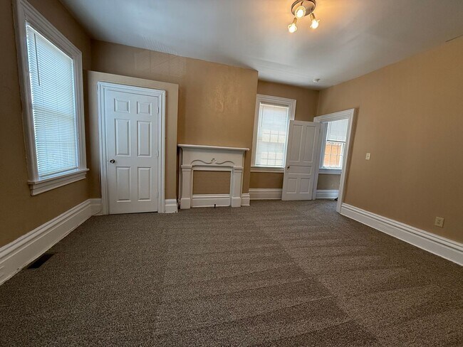 Building Photo - 3 Bedroom Arlington / Southside Slopes Tow...