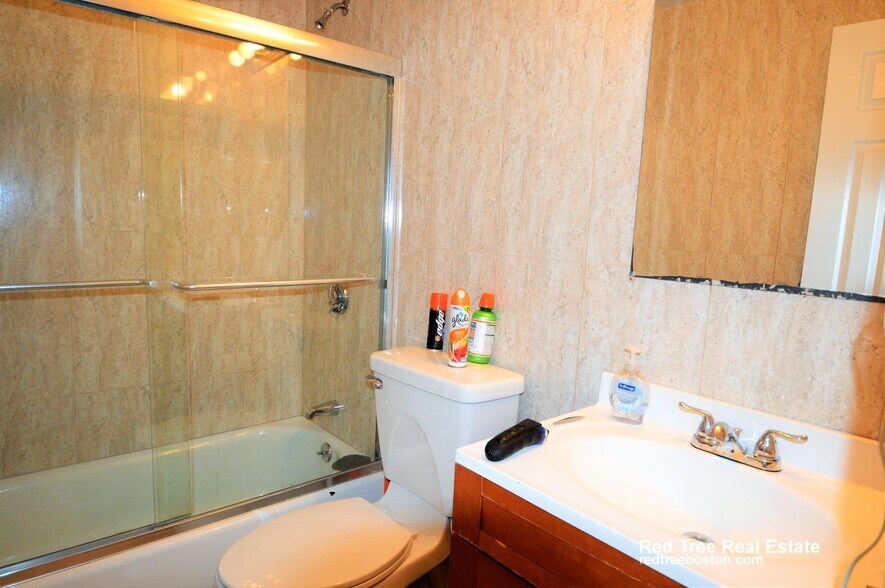 Building Photo - 79 Thatcher St