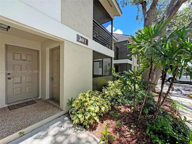 Building Photo - 301 Gardens Dr