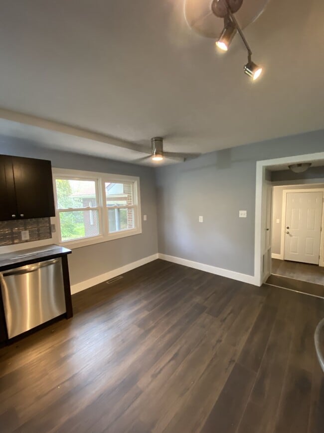 Building Photo - 244 N Ridge Rd