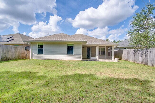 Building Photo - Spacious 4-Bedroom Home in Milton Near I-1...
