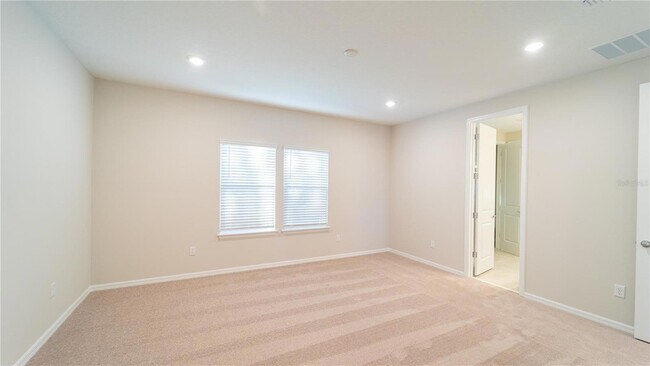 Building Photo - 16446 Lone Oak Cir