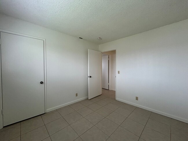 Building Photo - Lovely 3-Bedroom, 2-Bath Home with Spacious Backyard