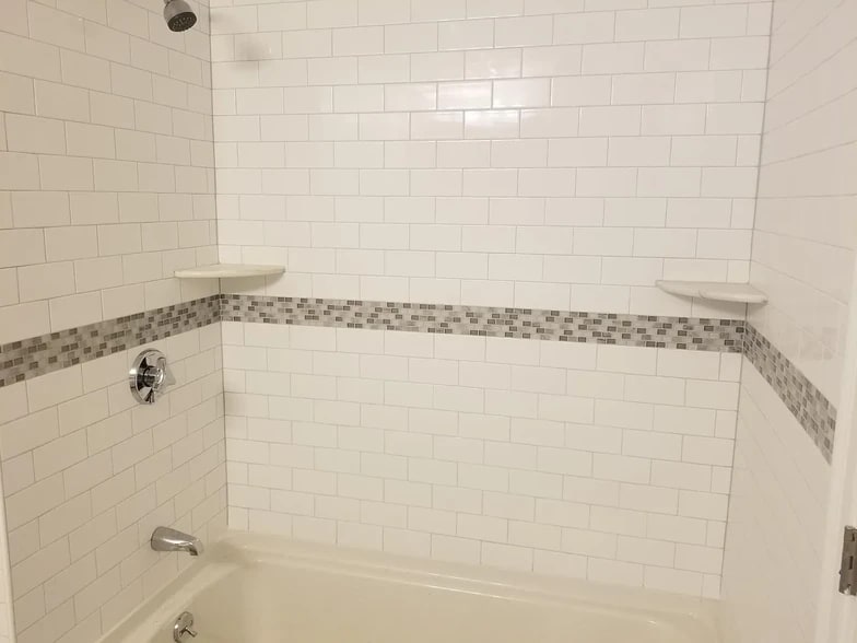 Bathroom - 1190 Plymouth Ave