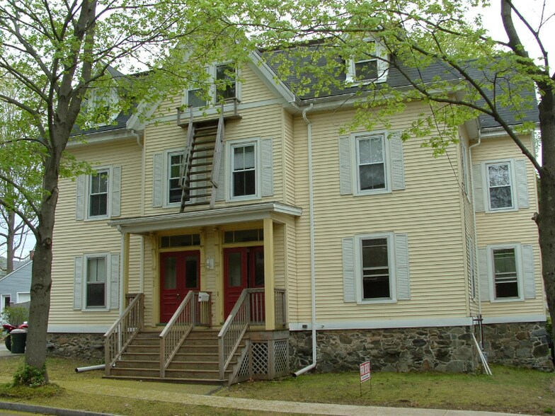 Primary Photo - 96 Highland St