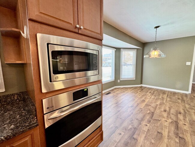 Building Photo - Great Neck Pool Home! First-Time Rental Available NOW! Pet Friendly - Corner Lot - Top Schools!