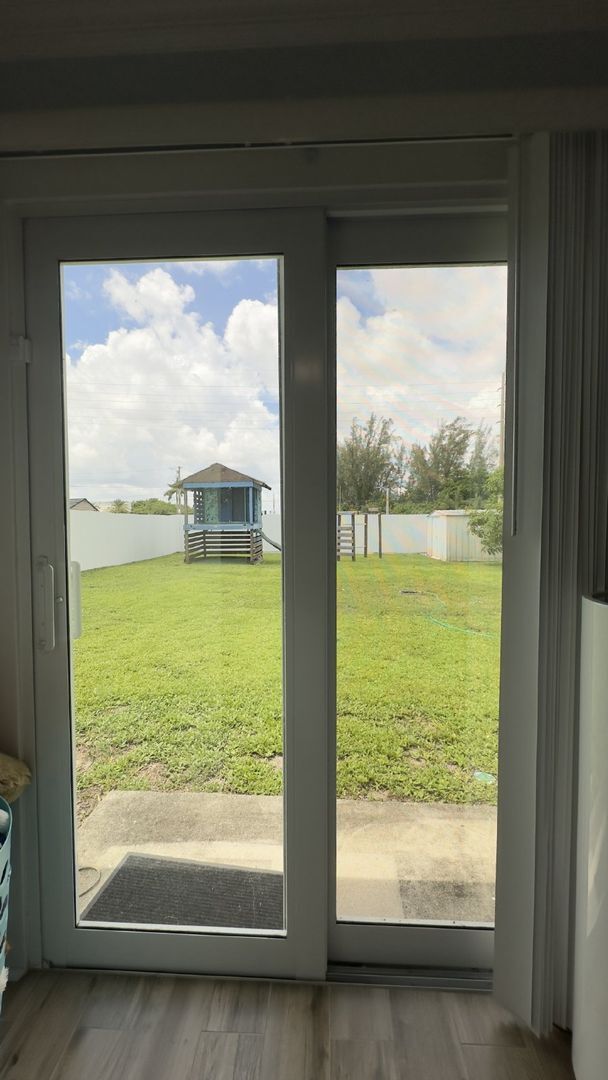Building Photo - $2,995.00 - 3 Beds / 2 Baths, no deposit option available!