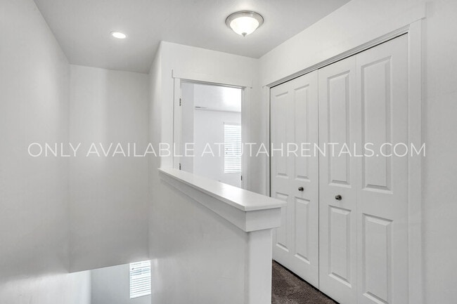Building Photo - 14760 S Rising Star Way