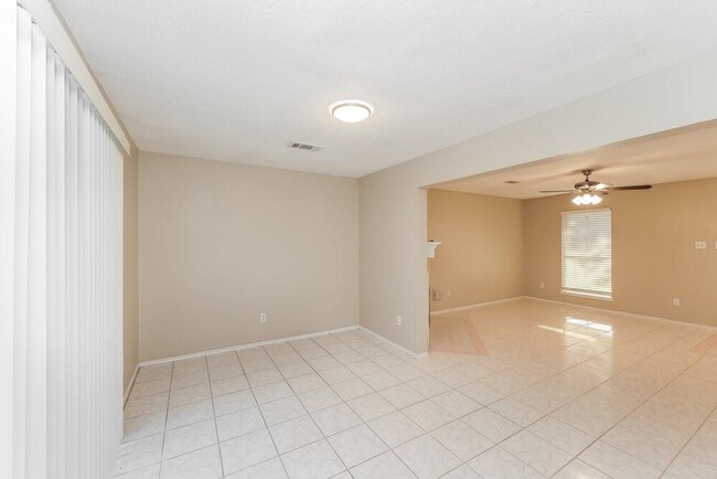 Building Photo - 8815 Roaring Point Dr