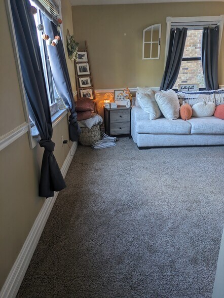 Building Photo - 235 Frankfort Ave