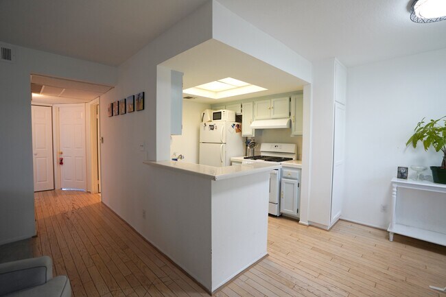 Building Photo - 4201 Las Virgenes Rd