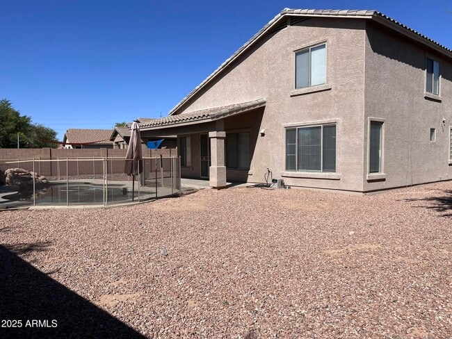 Building Photo - 2610 S Moccasin Trail