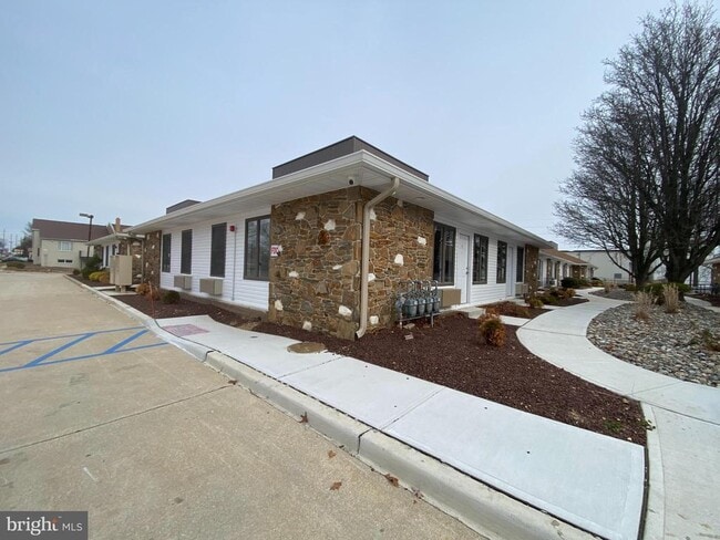 Building Photo - 1601 N 2nd St