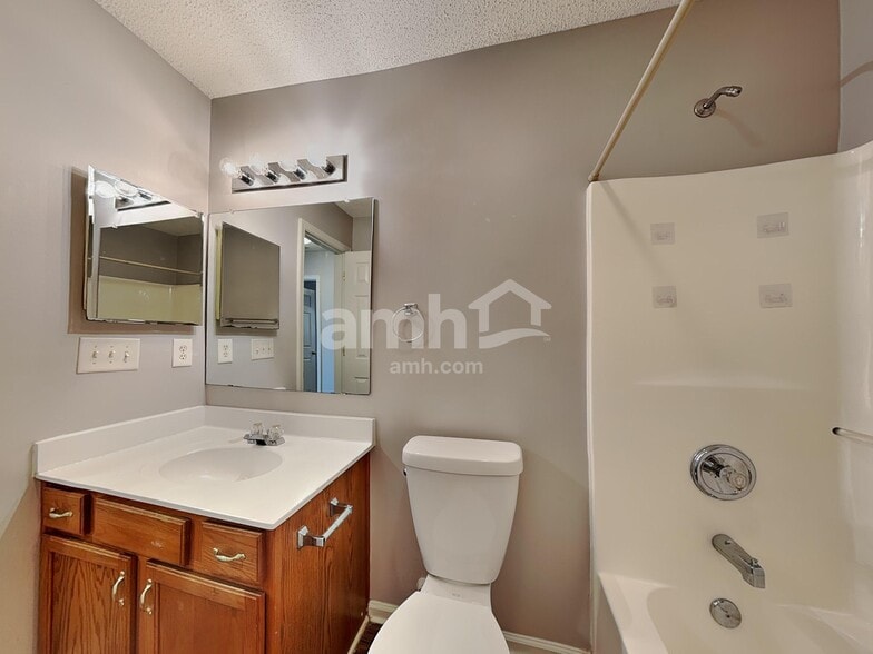 Building Photo - 1333 Harland St