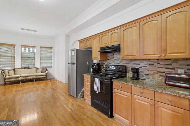 Building Photo - 649 Peeples St SW