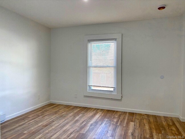 Building Photo - 447 NY-376