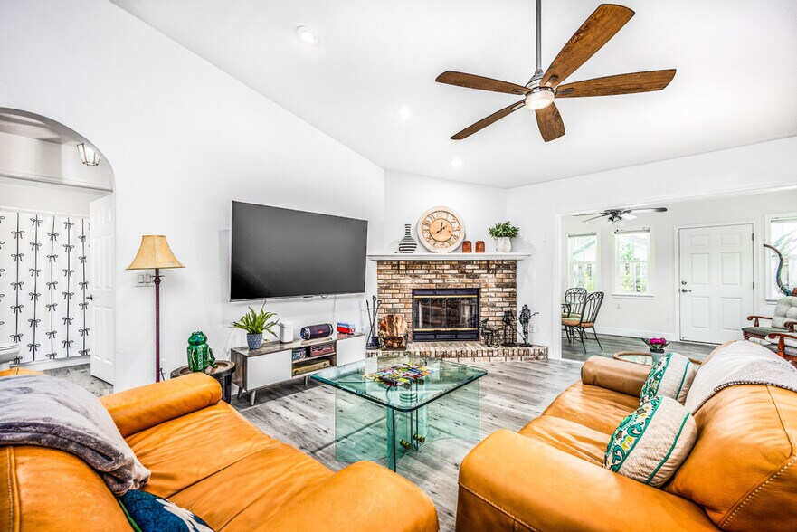 Building Photo - 4726 NW 27 Pl