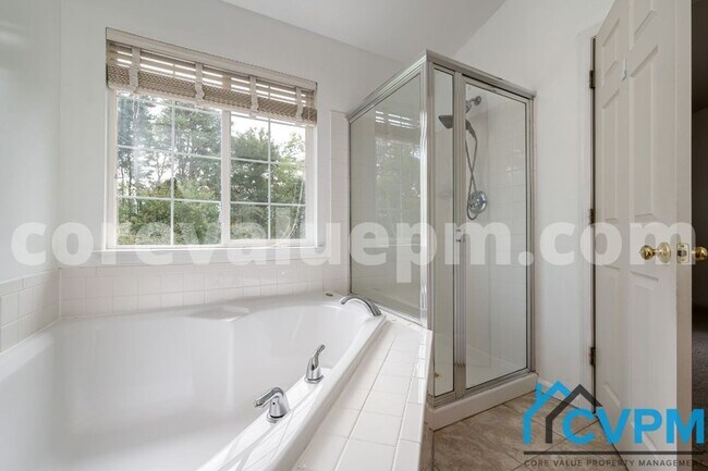 Building Photo - 2668 Streamview Dr