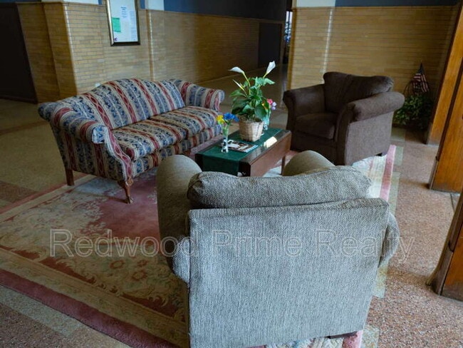 Building Photo - 1318 19th Ave