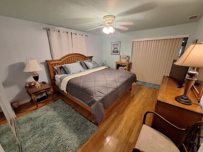 Building Photo - Gulf Access Home on Canal Available Now