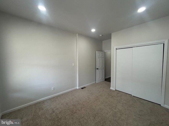 Building Photo - 127 Haws Ave