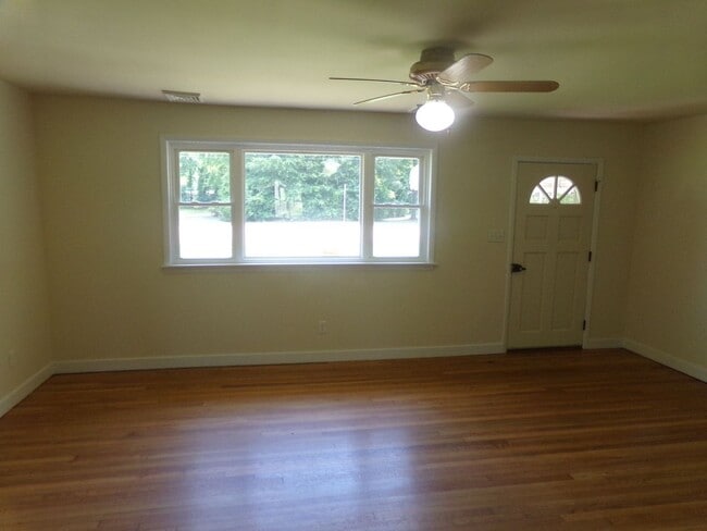 Building Photo - 3 Bedroom in Prince George County