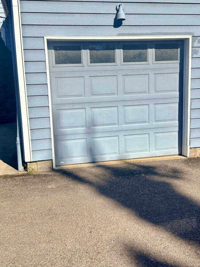 Building Photo - 1383Coburg - FH