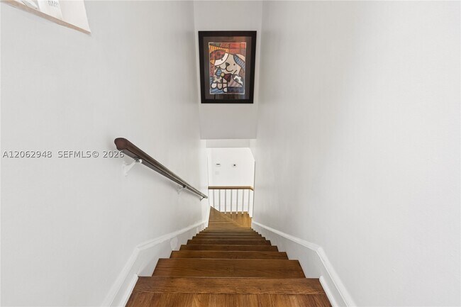 Building Photo - 420 Aledo Ave