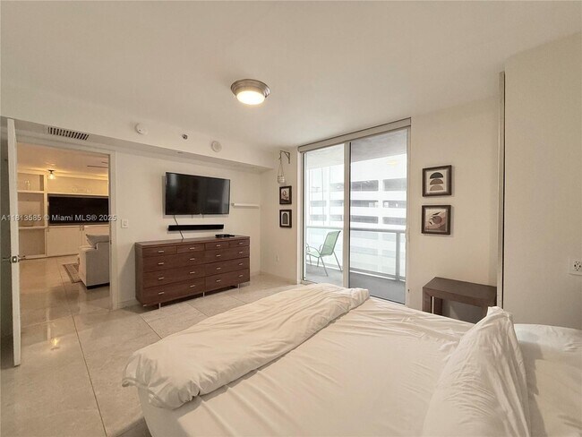 Building Photo - 50 Biscayne Blvd
