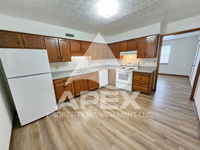Building Photo - Cute 2 Bd - 1 Ba Single Family Brick Home ...