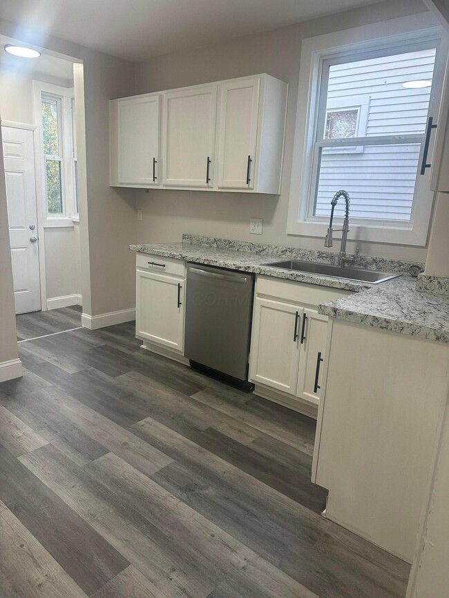 Building Photo - 1277 E 18th Ave