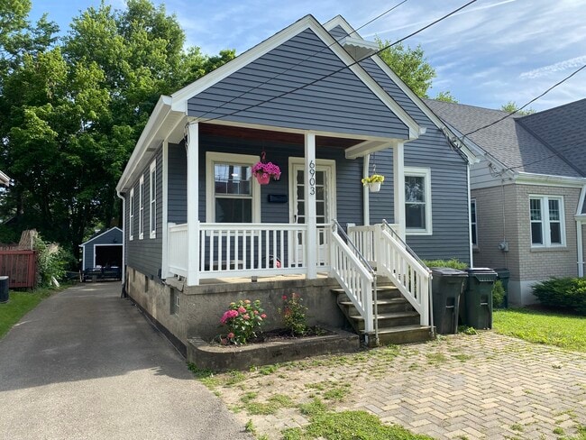 Building Photo - 6903 Buckingham Pl