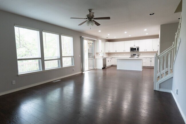 Building Photo - 16130 SW Loon Dr