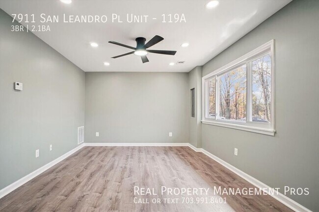 Building Photo - 7911 San Leandro Pl