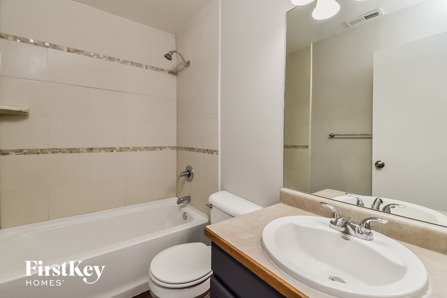 Building Photo - 9370 Pony Gulch Way