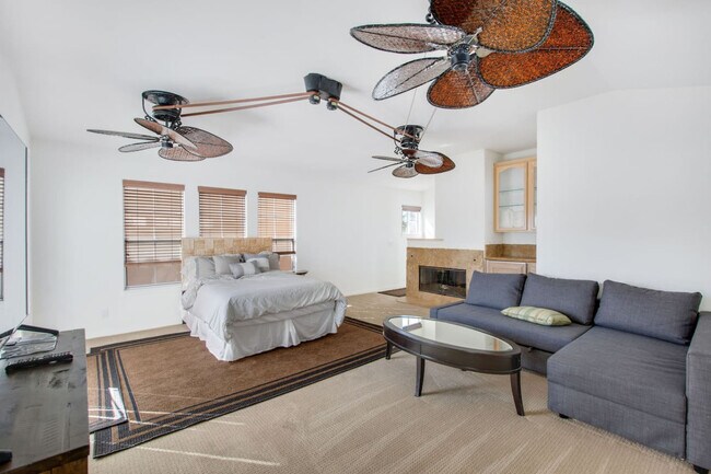 Building Photo - 603 10th St