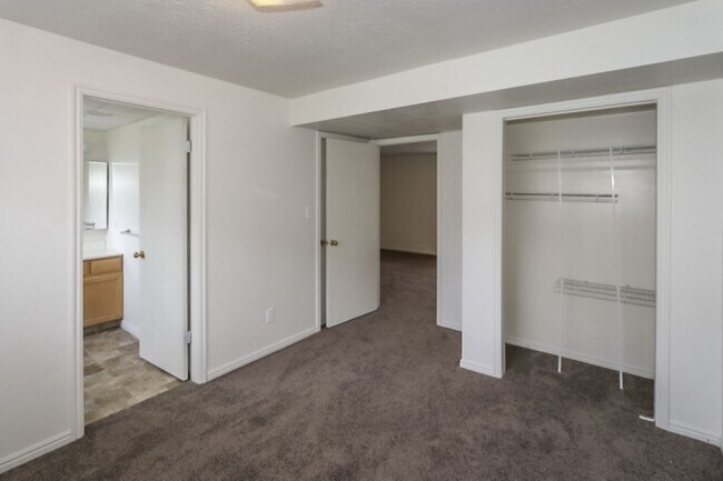 Building Photo - 3 Bedroom / 2 Bath Home in Bountiful!