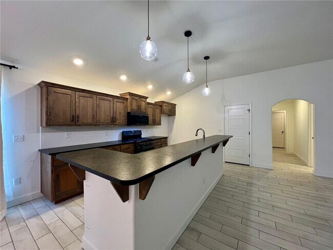 Building Photo - 1011 Sundance Ln