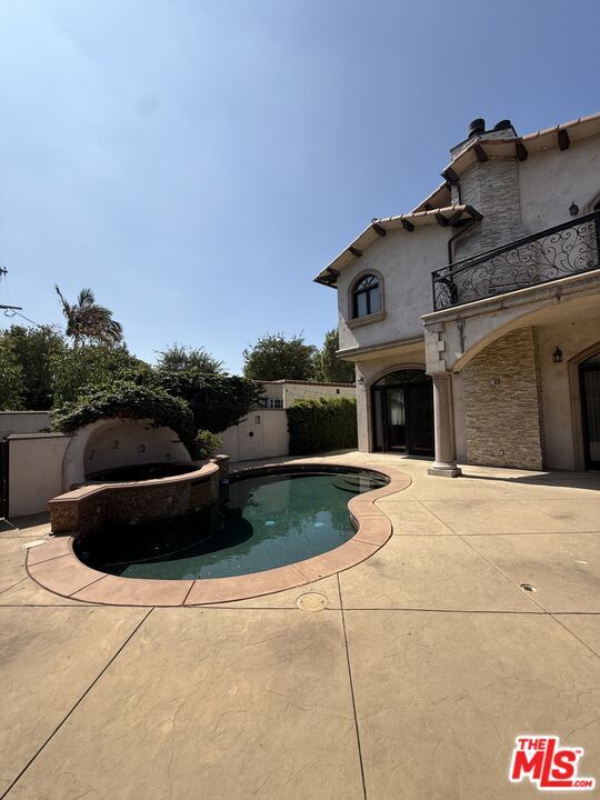 Building Photo - 458 Flores St