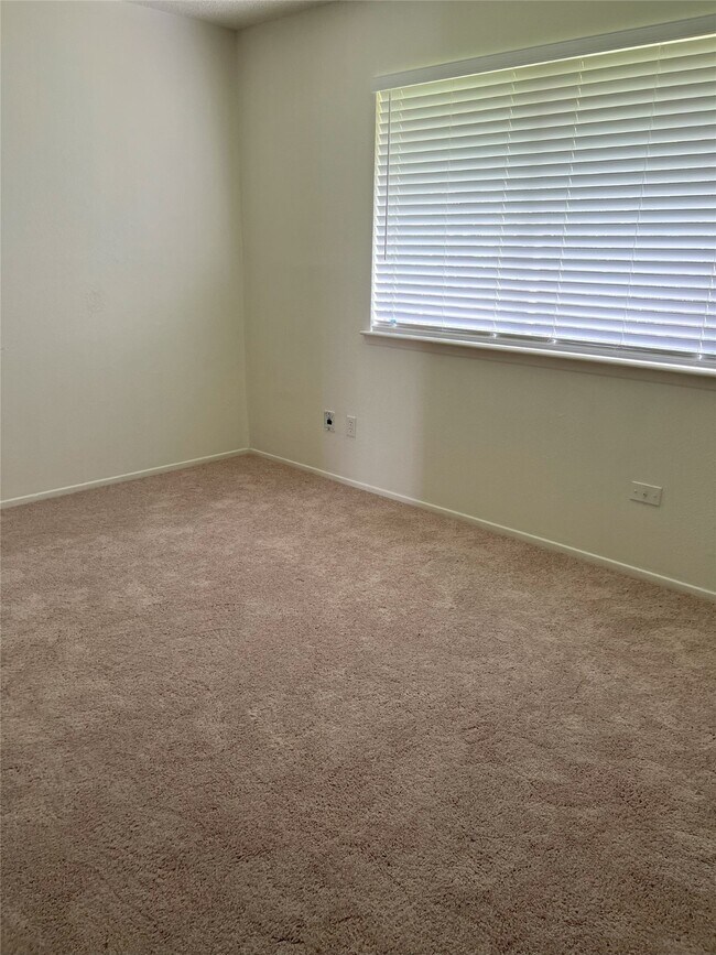 Building Photo - 23335 Pebworth Pl