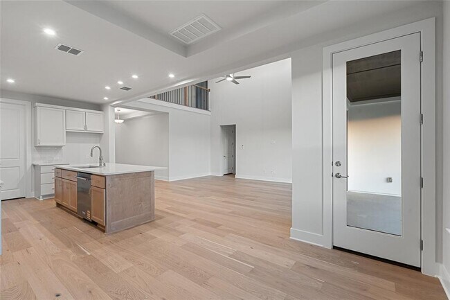Building Photo - 5336 Cosenza Trce