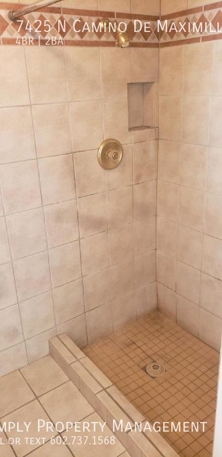 Building Photo - JUST REDUCED! Spacious 4 bedroom 2 bathroo...