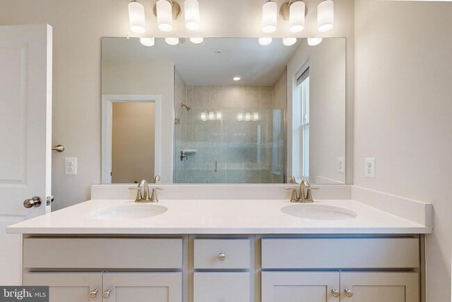 Building Photo - 2375 Stephanie Tessa Ln