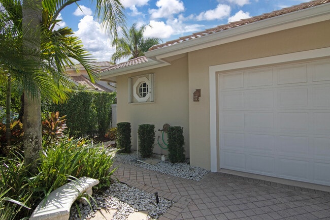 Building Photo - 2771 Twin Oaks Way