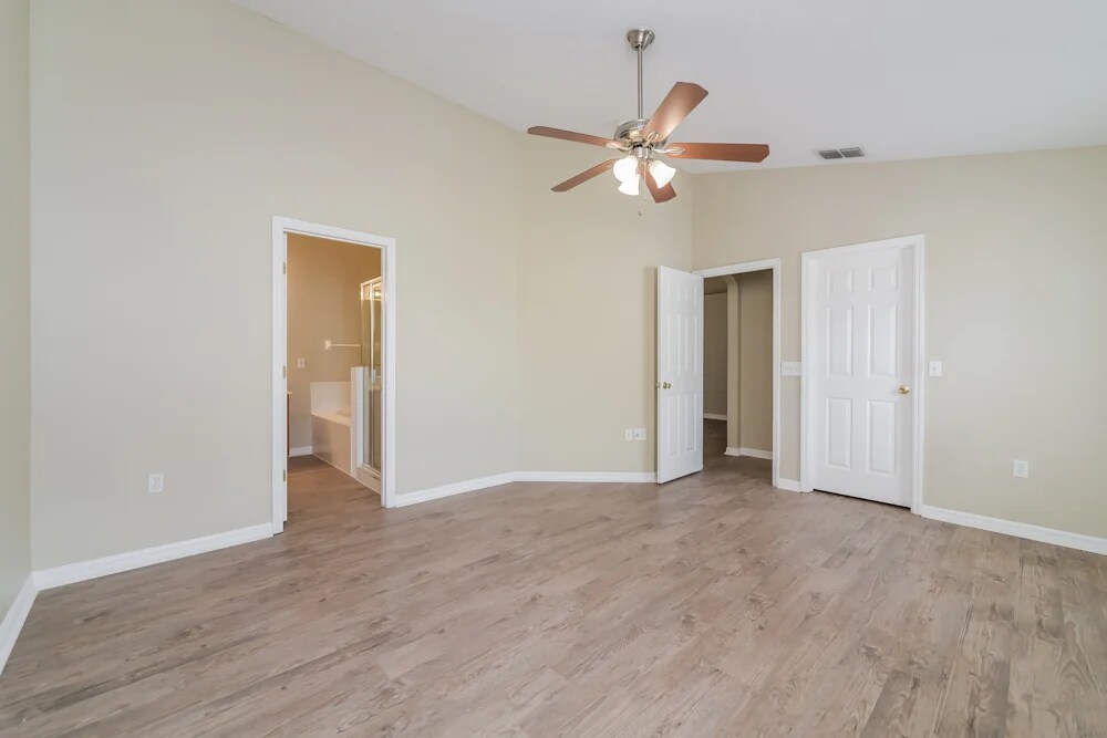 Building Photo - 236 Manoel Ln